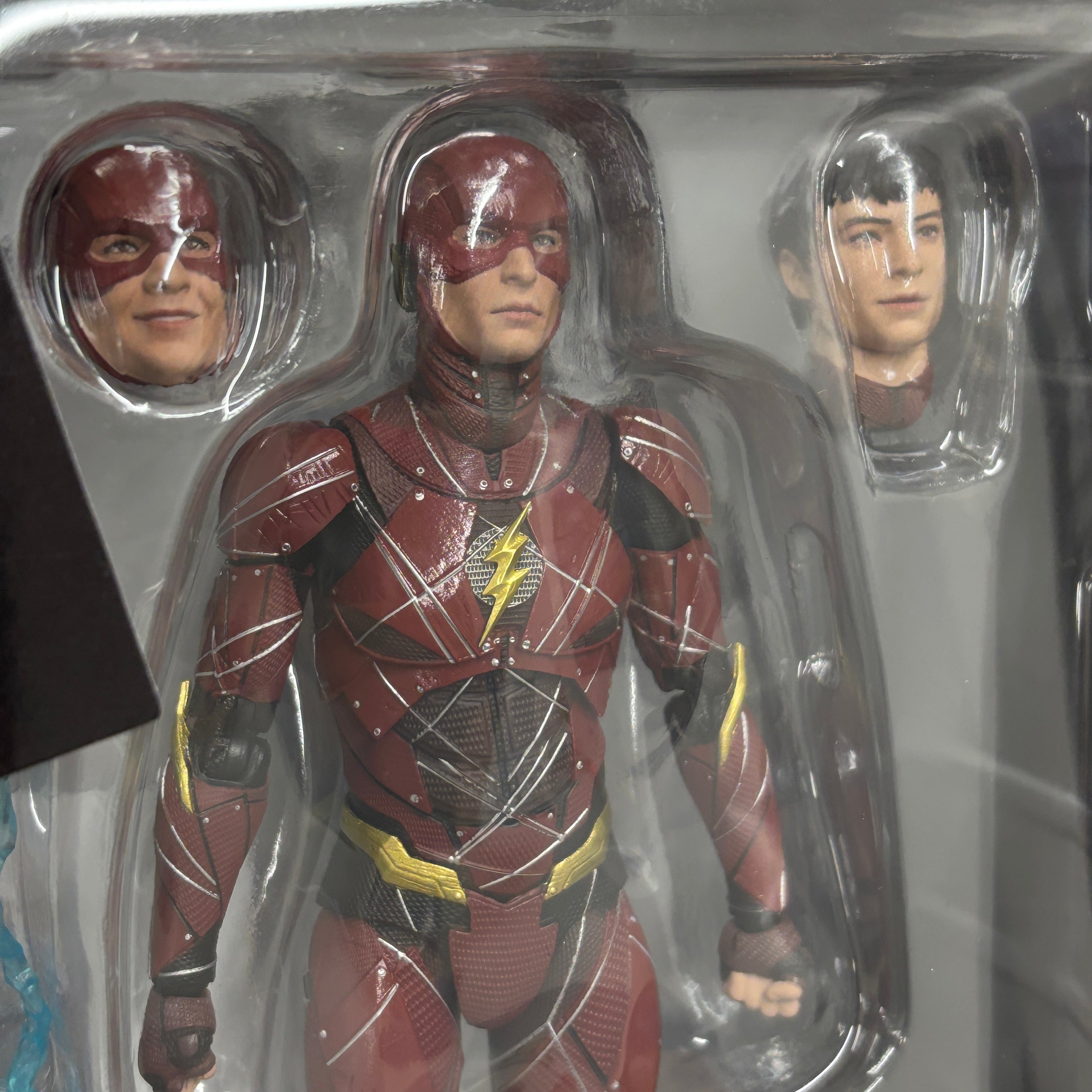 MAFEX No.243 The Flash Zack Snyder's Justis League Ver. Figure Medicom Toy